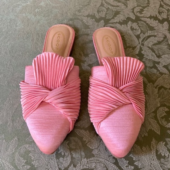Scoop Shoes - Scoop Pink Satin Mules New In Box